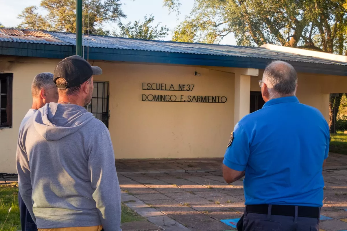El Servicio Penitenciario de Entre R&iacute;os colabora en la recuperaci&oacute;n de la Escuela 37 Domingo F. Sarmiento