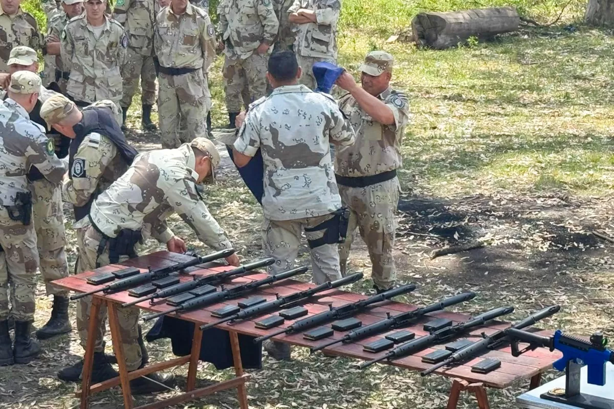 Refuerzan la capacidad operativa de la Policía con fusiles FAL