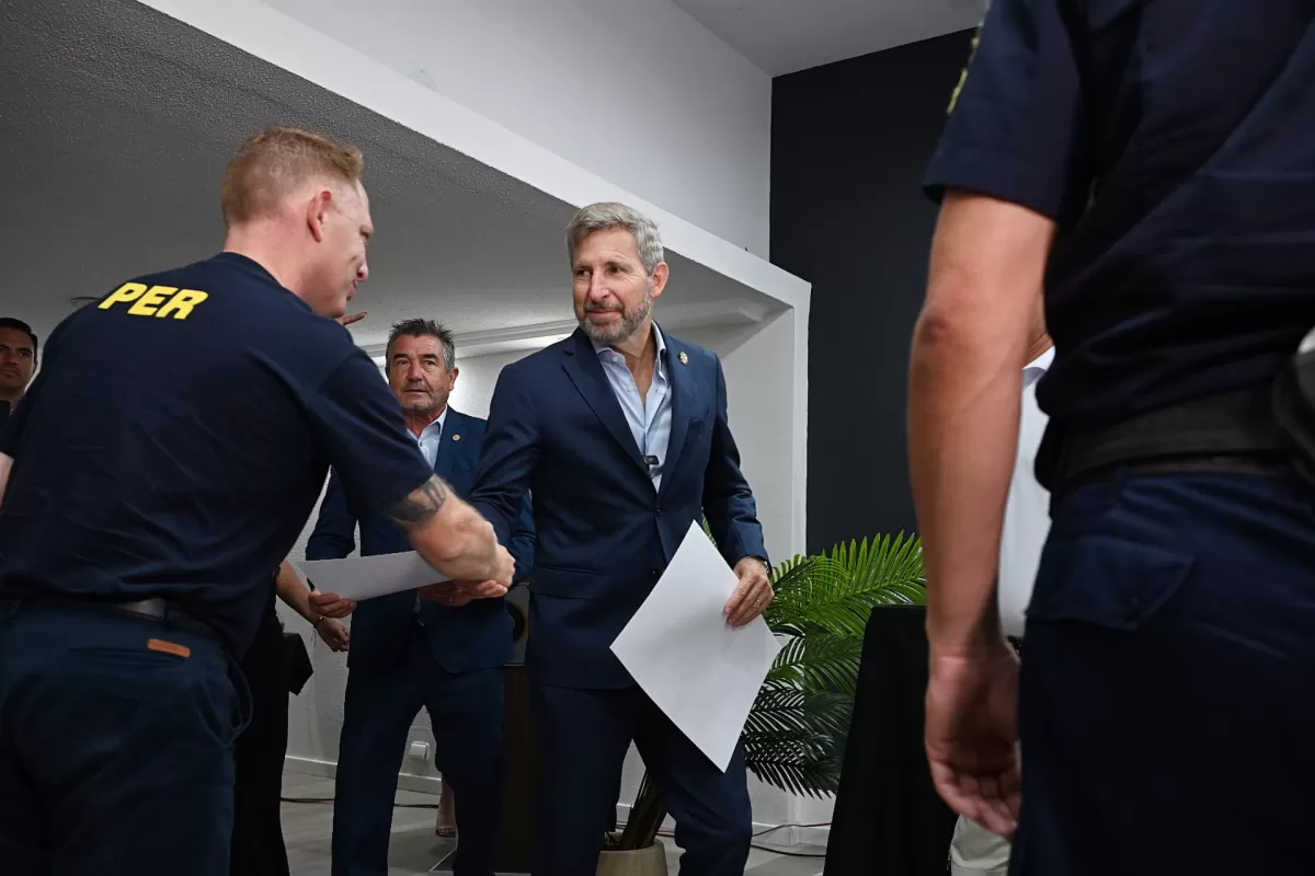 El Gobierno reconoció a efectivos policiales por su labor en la aclaración de hechos delictivos