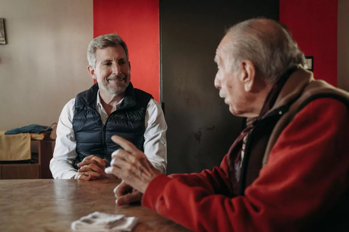 Frigerio visit&oacute; a V&iacute;ctor Vel&aacute;zquez, uno de los grandes maestros de la m&uacute;sica popular argentina