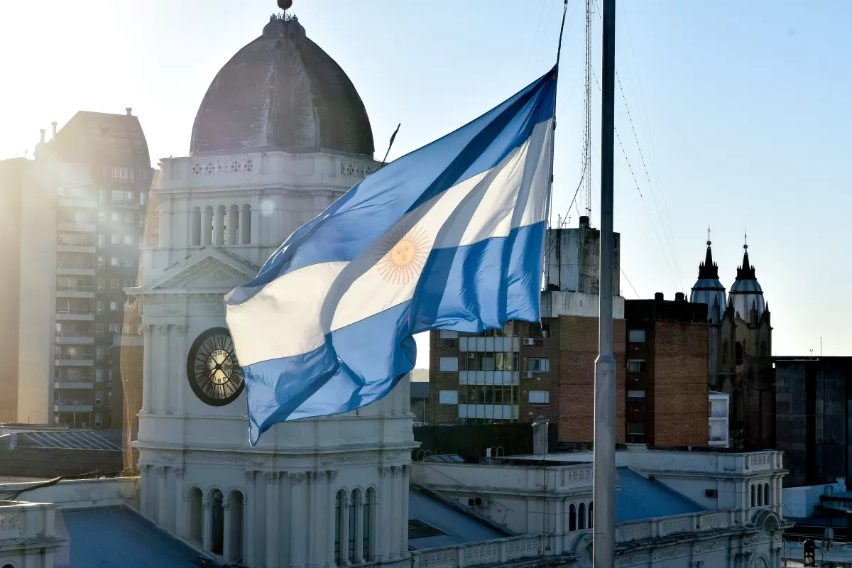 M&aacute;s de 2000 alumnos de Paran&aacute; prometer&aacute;n lealtad a la bandera en plaza Mansilla