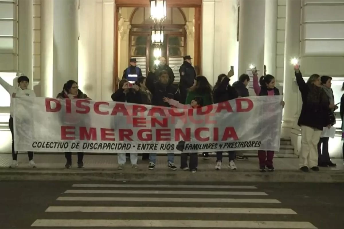 Fuerte protesta en la provincia contra los recortes en discapacidad