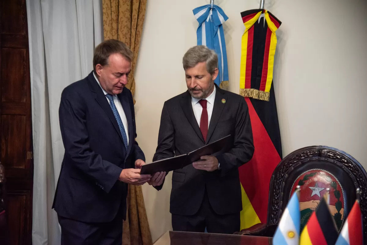 Frigerio desarrollar&aacute; una agenda estrat&eacute;gica en el Puerto de Hamburgo para potenciar las exportaciones entrerrianas