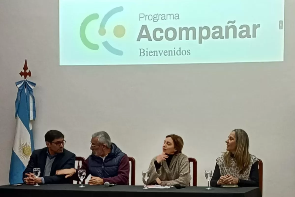 Entre Ríos presentó el programa Acompañar para prevenir el abandono escolar