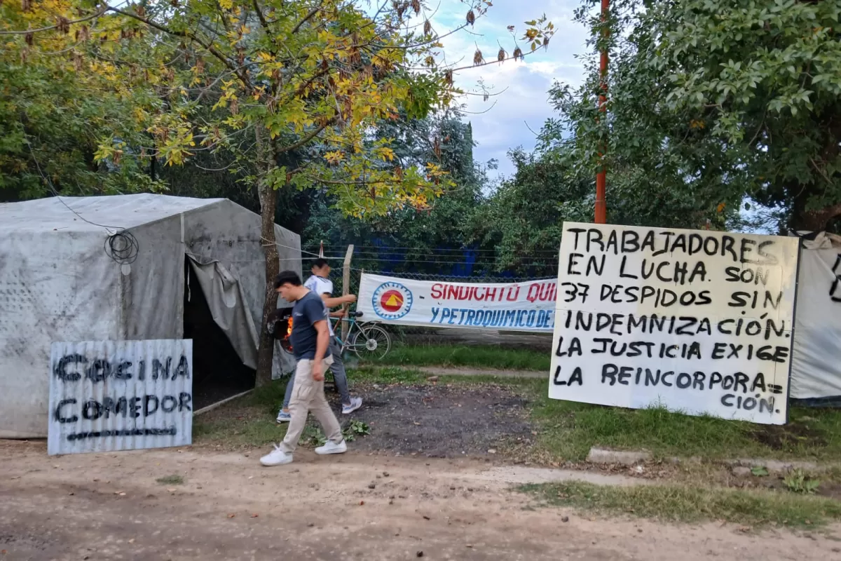 Gualeguaychú: 45 familias de Larroque en pie, dignas, defendiendo el derecho a trabajar con seguridad