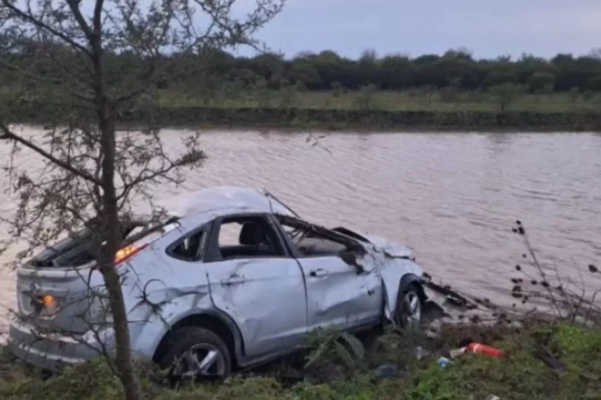 Descontrol al volante en María Grande: cuatro heridos y un Focus destrozado