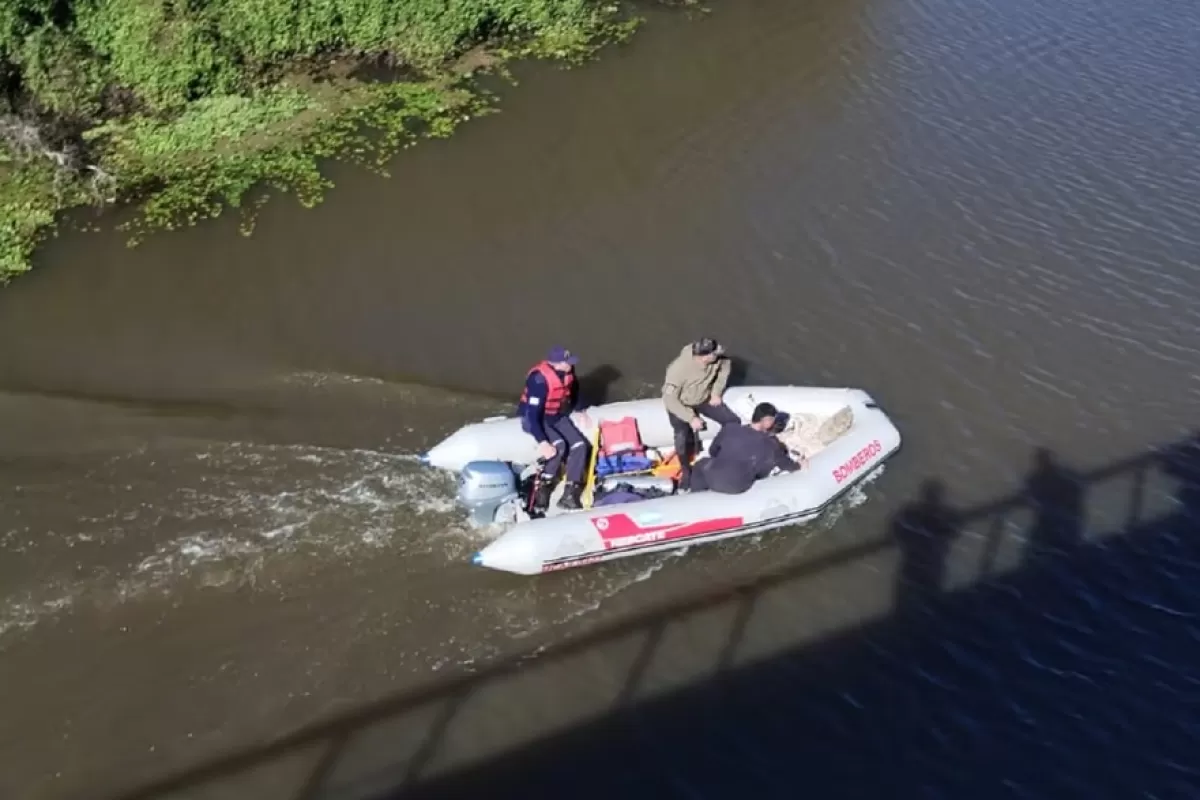 Tras los intensos rastrillajes en el agua, hallaron sin vida al joven desaparecido en Chajarí