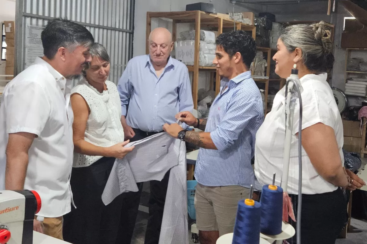 La provincia gestiona apoyo económico para una cooperativa textil de La Paz