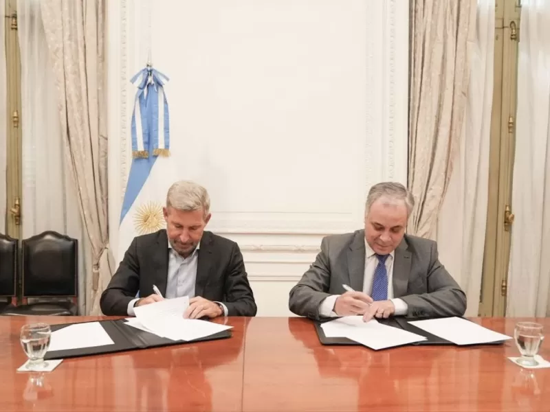 Entre R&iacute;os firm&oacute; un acuerdo hist&oacute;rico con Naci&oacute;n: ANSES transferir&aacute; 120.000 millones para compensar parte del d&eacute;ficit previsional