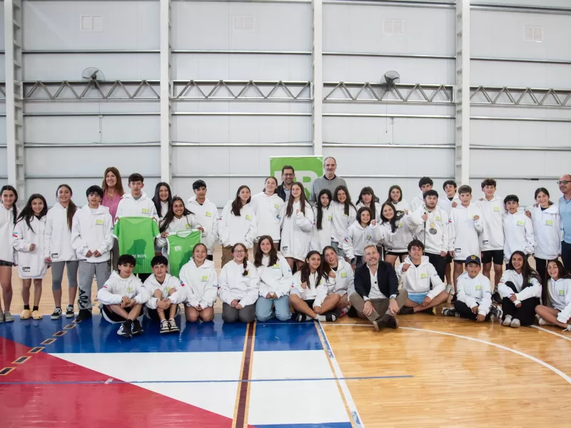 El gobernador Frigerio comparti&oacute; un encuentro con los deportistas entrerrianos que competir&aacute;n en los Juegos Evita