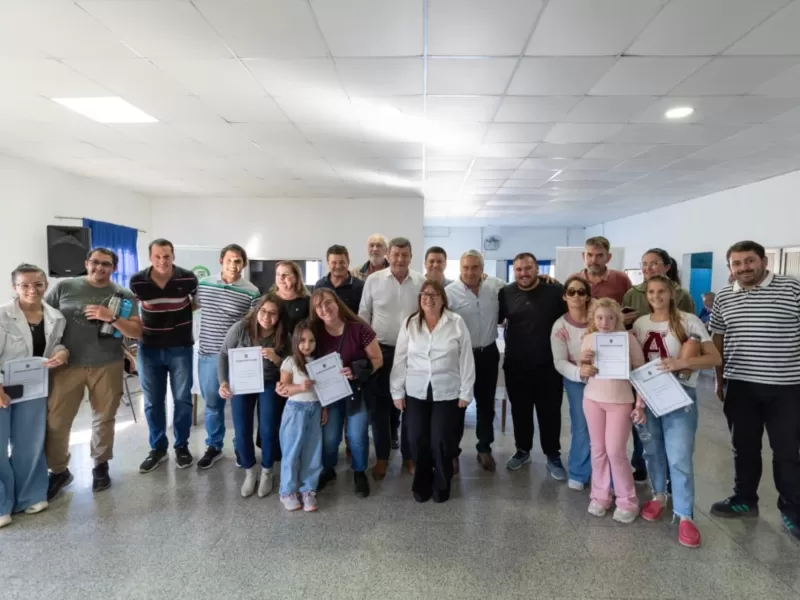 M&aacute;s familias de Villaguay, Villa Clara y Maci&aacute; contar&aacute;n con las escrituras de sus viviendas sociales