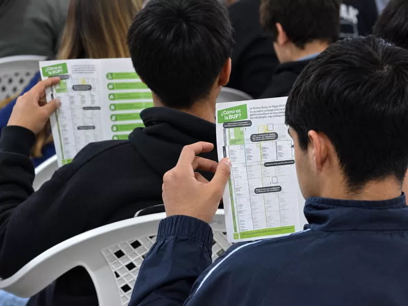 Contin&uacute;a la capacitaci&oacute;n a estudiantes secundarios en el uso de la Boleta &Uacute;nica de Papel