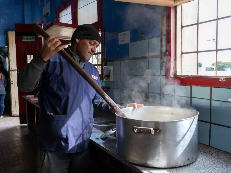 El Gobierno apelar&aacute; la cautelar por los desayunos y ratific&oacute; la continuidad del servicio en las escuelas