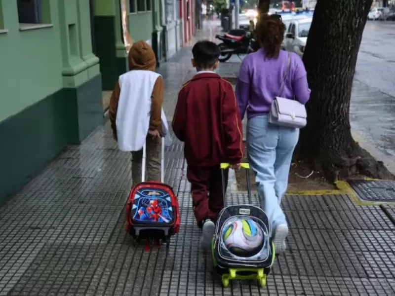 Vuelta a clases en Entre Ríos: tensiones gremiales y malestar por recortes