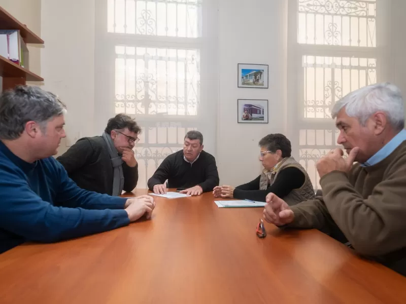 Funcionarios del IAPV analizaron el avance de obras con la intendenta de Federal