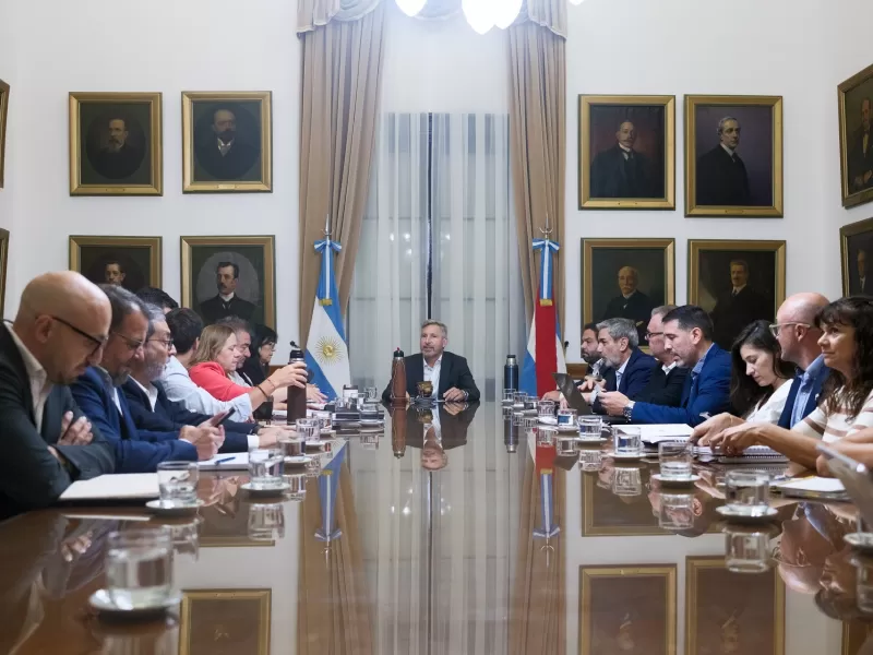 Frigerio analiz&oacute; en gabinete la reanudaci&oacute;n de la obra del hospital Bicentenario de Gualeguaych&uacute;