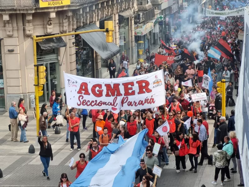 La semana comienza con tres días de paro y marcha a la Casa de Gobierno