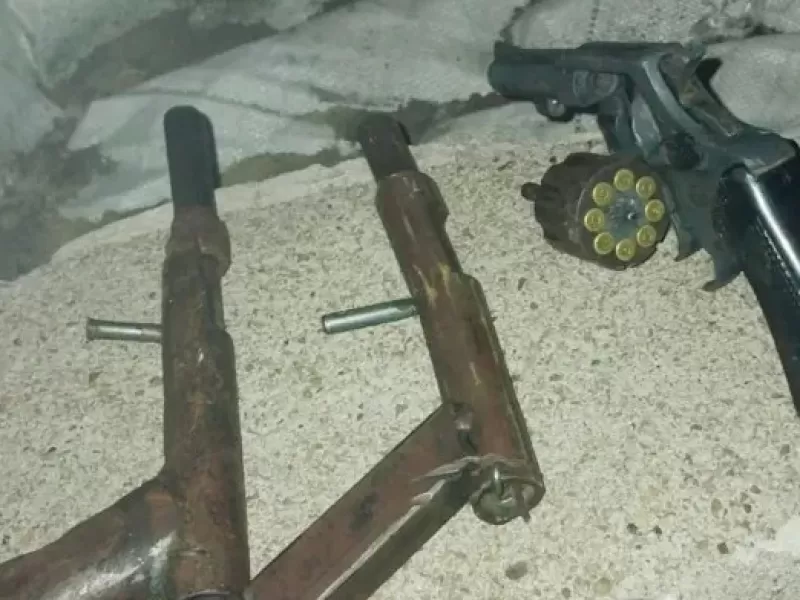 Secuestraron armas en la casa de un hombre que se escapó de un control de rutina en La Paz