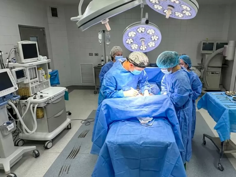 Realizan por primera vez una cirug&iacute;a de reconstrucci&oacute;n tor&aacute;cica en Concepci&oacute;n del Uruguay