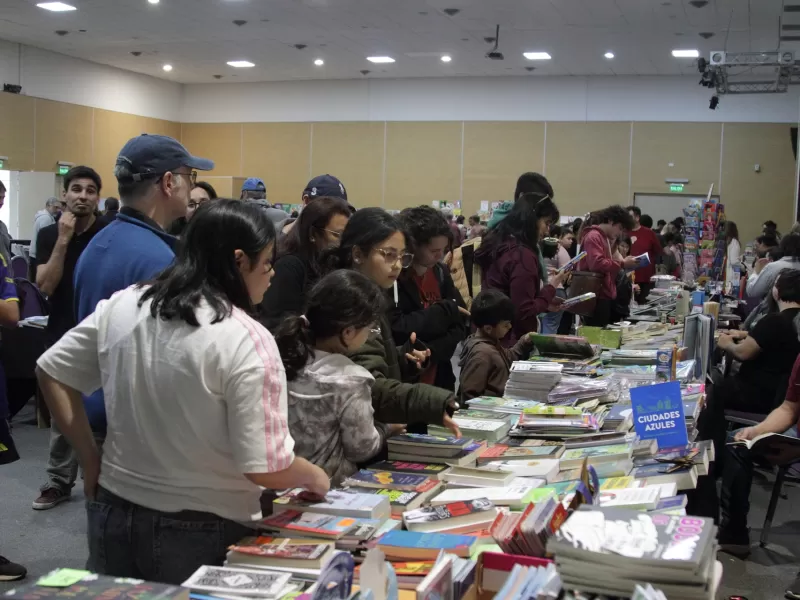 Con miles de visitantes y destacados autores nacionales, cerr&oacute; la Feria Provincial del Libro en Concordia