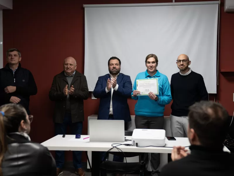 El Gobierno form&oacute; a trabajadores de La Agr&iacute;cola Regional como preventores de adicciones