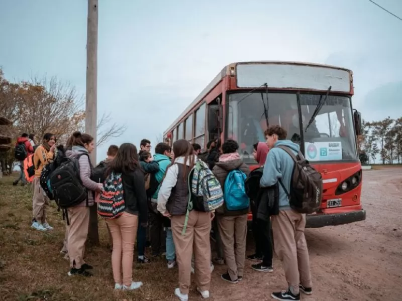 Estudiantes podrán viajar gratis hasta que se incluya en la SUBE el subsidio de provincia