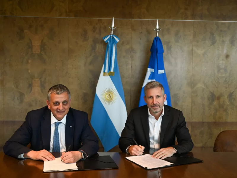 Acuerdo hist&oacute;rico entre YPF y Entre R&iacute;os para mejorar la log&iacute;stica, bajar costos e impulsar nuevas inversiones