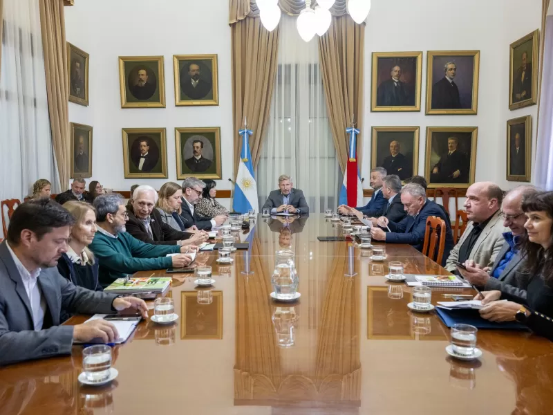 Frigerio encabezó una nueva reunión de gabinete y avanzó en medidas para agilizar inversiones