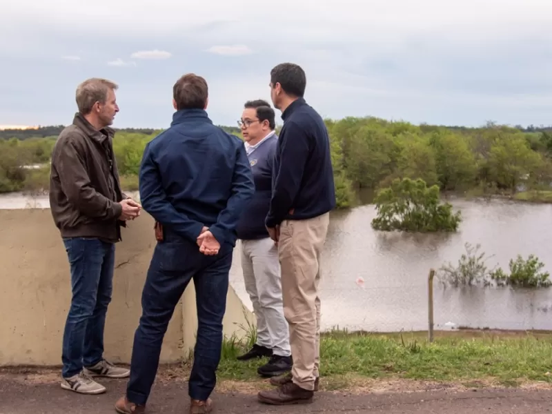 Frigerio recorri&oacute; las zonas afectadas por la creciente en Concordia y encabez&oacute; una reuni&oacute;n del Comit&eacute; de Emergencia