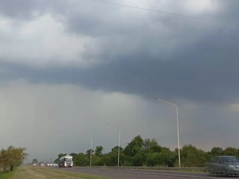 Emitieron alerta amarilla por fuertes tormentas y lluvias para una región de la provincia