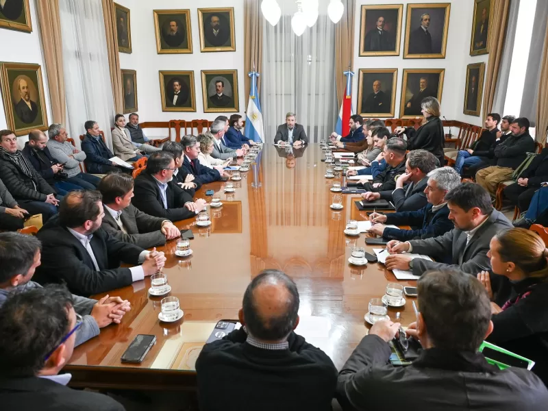 Frigerio reuni&oacute; a intendentes y funcionarios para coordinar acciones ante el fen&oacute;meno de El Ni&ntilde;o