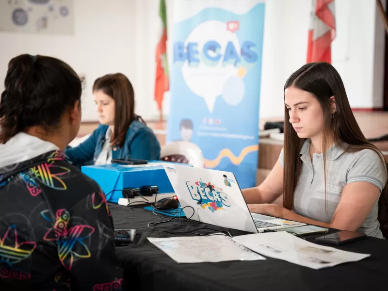 Comienza el cronograma de pagos de becas provinciales para estudiantes de nivel superior