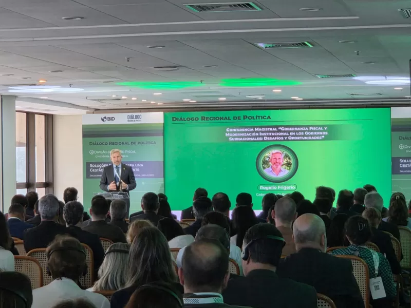 Frigerio expuso en Brasil sobre gobernanza fiscal y modernización institucional
