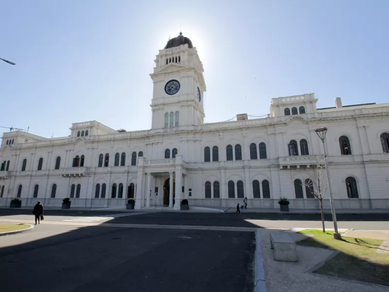 La Provincia cerr&oacute; la paritaria estatal con un aumento remunerativo y liquidar&aacute; por decreto a los docentes
