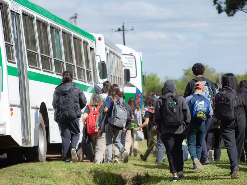 El transporte escolar rural acerca a m&aacute;s de 10.000 estudiantes a la escuela