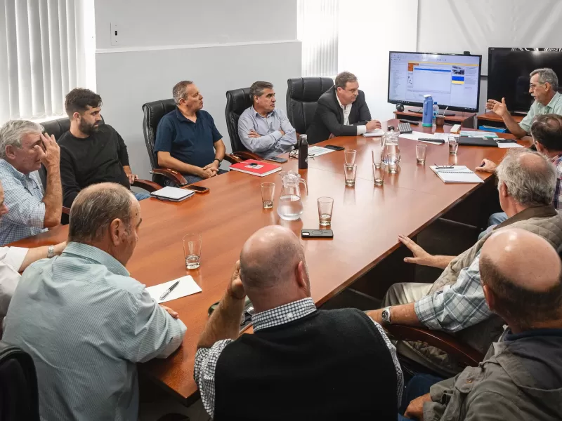 El Gobierno y ruralistas acuerdan acciones conjuntas para mejorar caminos de la producci&oacute;n