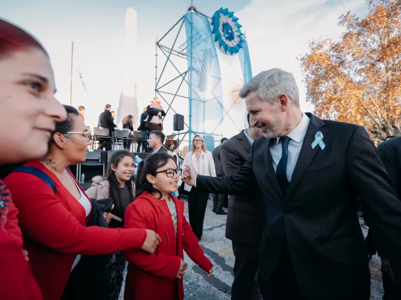 Frigerio participó de los actos por el Día de la Independencia en Gualeguaychú
