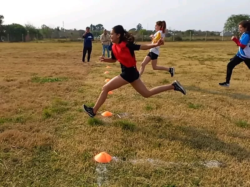 Se realizaron los Intercolegiales de Atletismo de secundaria en Feliciano