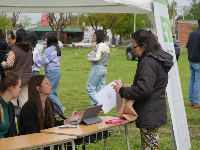 ER con Vos acerc&oacute; tr&aacute;mites, servicios y asesoramiento a vecinos de Nogoy&aacute;