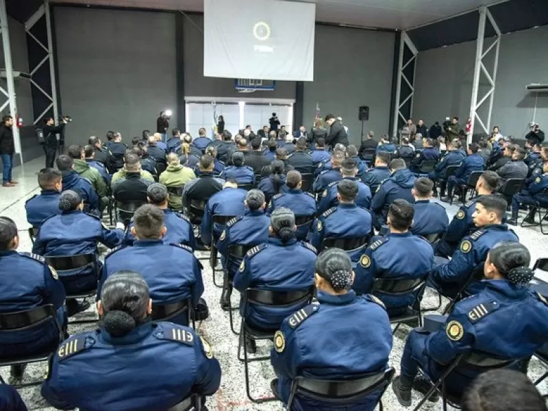 Realizan una capacitaci&oacute;n en salud mental para cadetes de polic&iacute;a