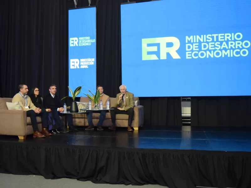 Paran&aacute; fue sede de un encuentro sobre establecimientos pecuarios de engorde