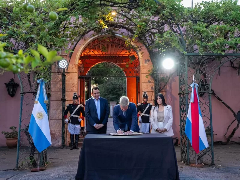 Frigerio acord&oacute; con Naci&oacute;n la puesta en valor el Palacio San Jos&eacute;