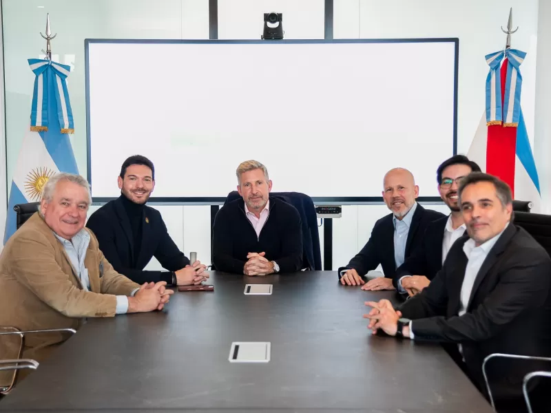 Frigerio firm&oacute; un convenio con una empresa tecnol&oacute;gica para llevar la inteligencia artificial al Estado y Pymes