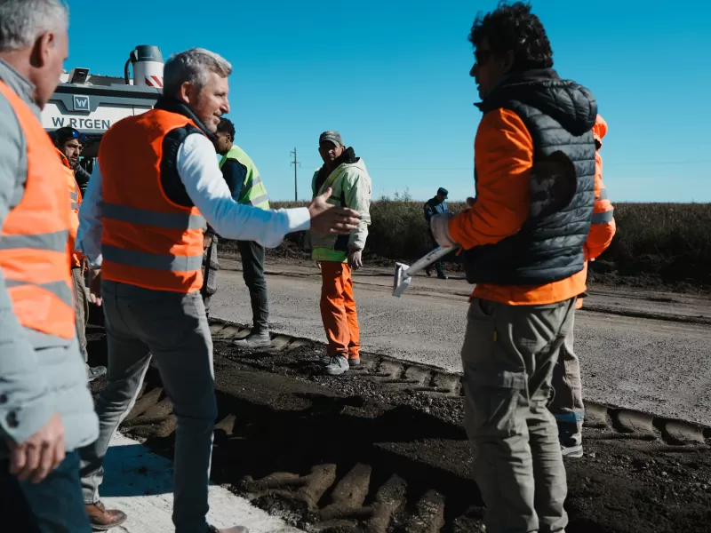 La provincia adjudicó el primer grupo de obras del Plan de Recuperación de Caminos y Rutas