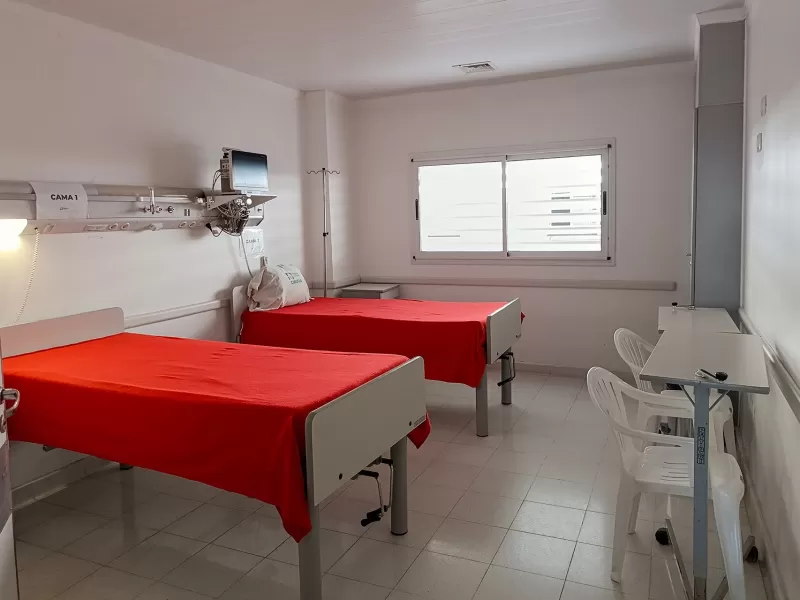La Provincia finaliz&oacute; obras edilicias que permitieron retomar la atenci&oacute;n en una  sala del hospital Centenario