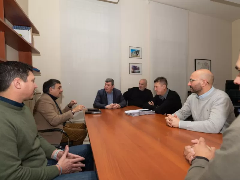 El IAPV y municipios del departamento Uruguay fortalecen el trabajo conjunto para proyectos de viviendas
