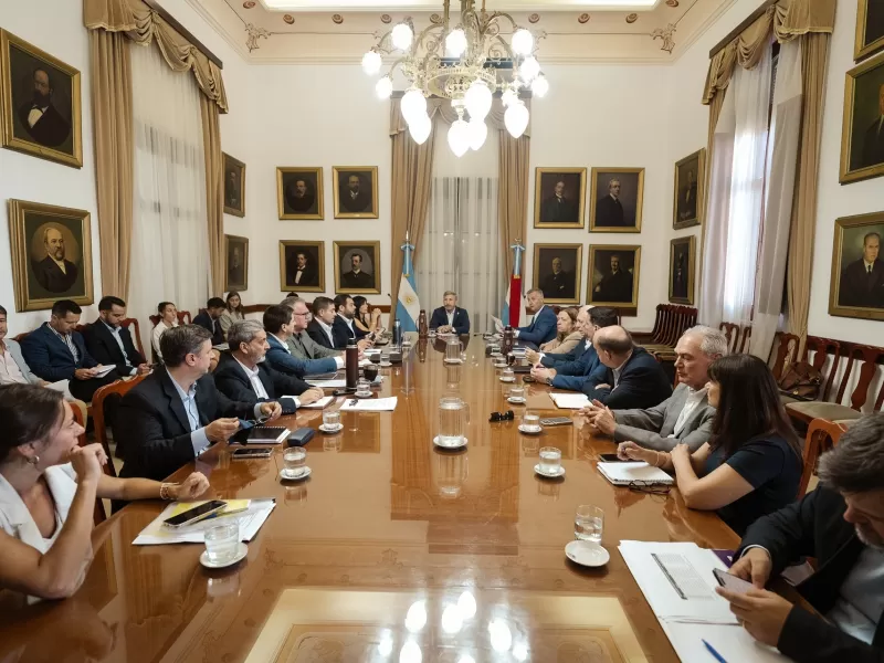 El gobernador encabez&oacute; una nueva reuni&oacute;n de gabinete con eje en el seguimiento de gesti&oacute;n