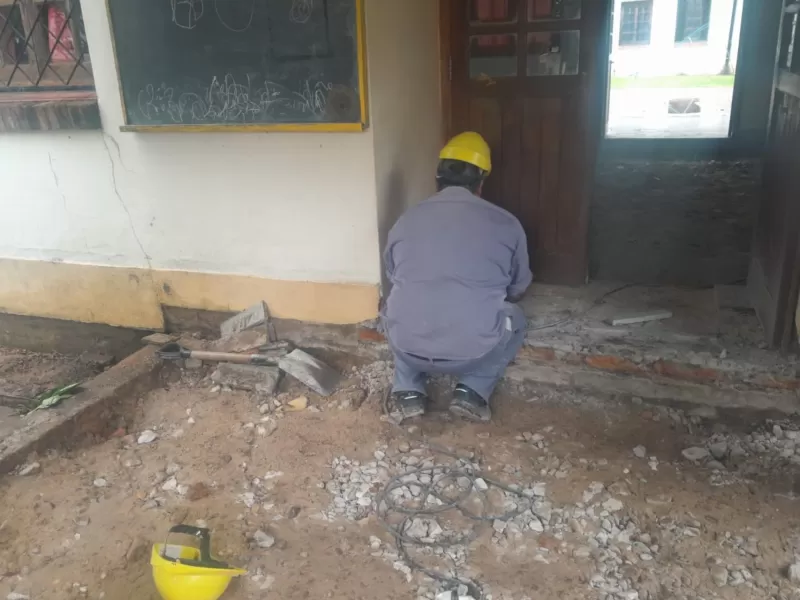 Se ejecutan trabajos de refacci&oacute;n y accesibilidad en la escuela normal de Feliciano