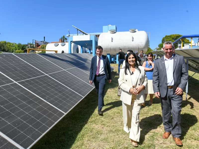 Aluani acompa&ntilde;&oacute; la inauguraci&oacute;n del primer parque de energ&iacute;a solar fotovoltaica en Col&oacute;n