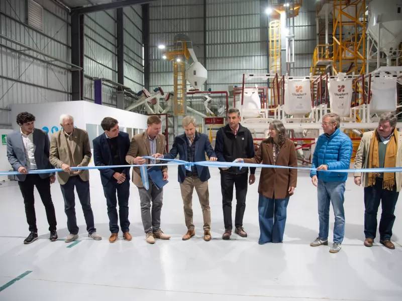 Frigerio inaugur&oacute; una planta de alimentos balanceados en Hasenkamp que adhiri&oacute; al RINI